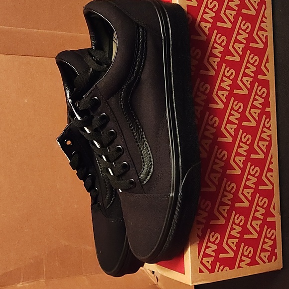 Vans - Picture 2 of 5